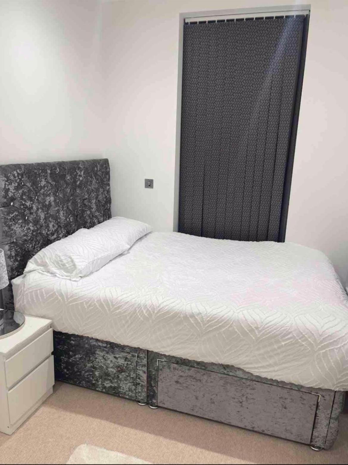 Luxury Top Floor Penthouse Apartment Near Heathrow London Exterior foto